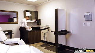 Blair Williams walks into the suntan spot and makes selfies