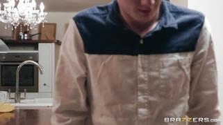 Georgie Lyall does fitness in fron of her sister's stepson