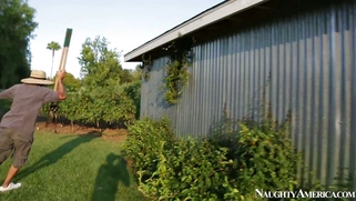 Yurizan Beltran receives nice load over her face