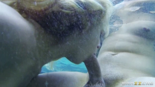 Cherie DeVille sucks hard sausage in the pool