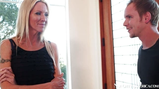 Emma Starr seduces young guy and wants him to eat her cunt