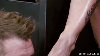 Joslyn James lets her co-worker lick her perfect feet