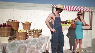 Alexis Fawx came to Charles Dera to buy some fruits