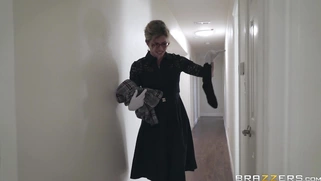 Cory Chase spies on Xander jerking off in the shower