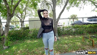 Selene Sinclair got offered some money to date Peter Green