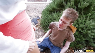 Isis Love gets pussy licked standing outdoors