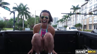 Kelsi Monroe flashes her pussy on the moving car