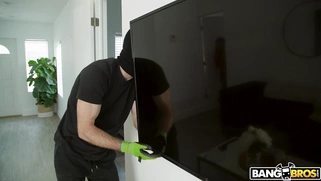 Diamond Jackson caught a robber in mask