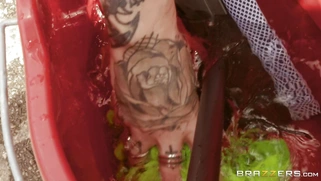 Charles Dera offers Ophelia Rain some cash to get in his car