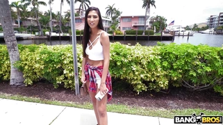 Gianna Dior flashes her tits on the street