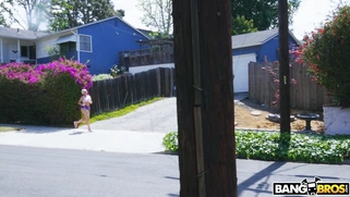 Assh Lee running on the street and demonstrating her big ass