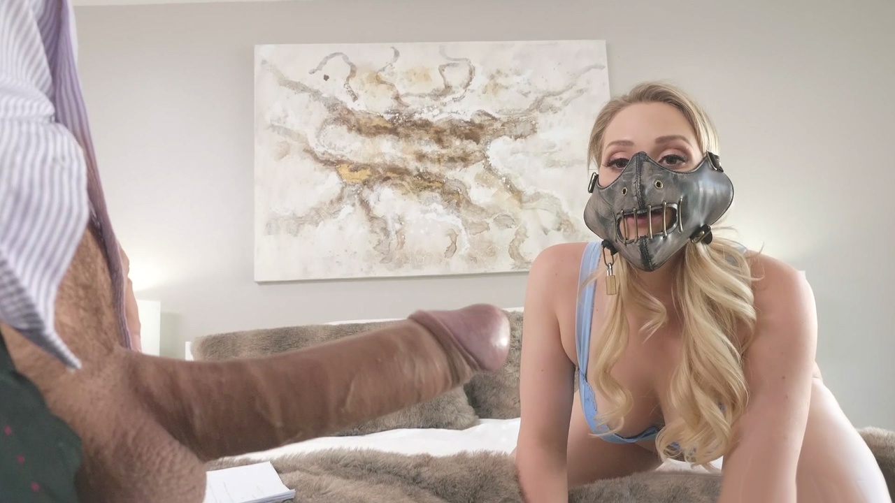Белая Mia Malkova получает в рот и в пизду черный член нигера Белая Mia Malkova получает в рот и в пизду черный член нигера