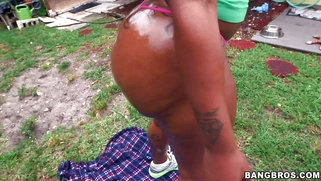 Diamond Monroe seriously has a bubble brown ass
