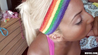 Blonde Latina Desiree Lopez sucks off her personal trainer