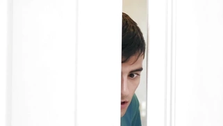 Busty Layton Benton takes the bathtub and plays with her pussy