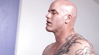 Latina mom Lily Lane orally serves the lucky cock